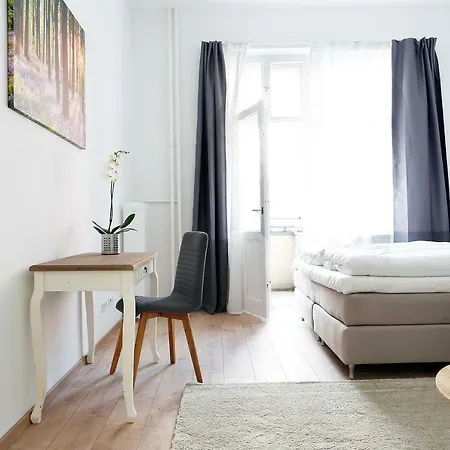 Blisse By Rockchair L Superhost Status L 5 Schlafzimmer 3 Baeder 3 Balkone L Family & Business Flair Welcomes You! Apartment *