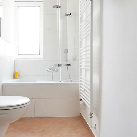 Blisse By Rockchair L Superhost Status L 5 Schlafzimmer 3 Baeder 3 Balkone L Family & Business Flair Welcomes You! Διαμέρισμα